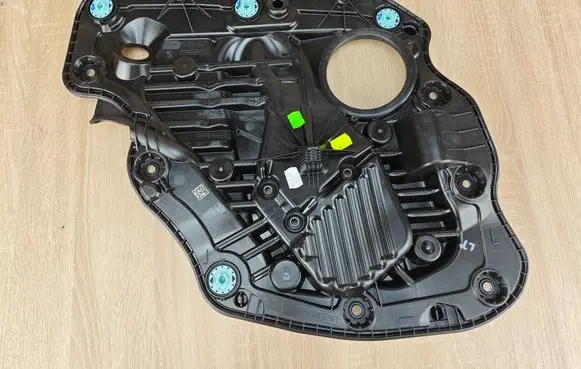 BMW 4 G22 G23 G24 G26 Front door electric window regulator 7499227