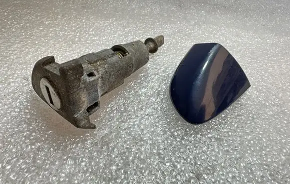Volkswagen PASSAT B6 Front door lock (next to the handle) 3C0837167A 3C0837168A 3C0837879