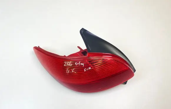 Peugeot 206 Rear/tail lights 2531G