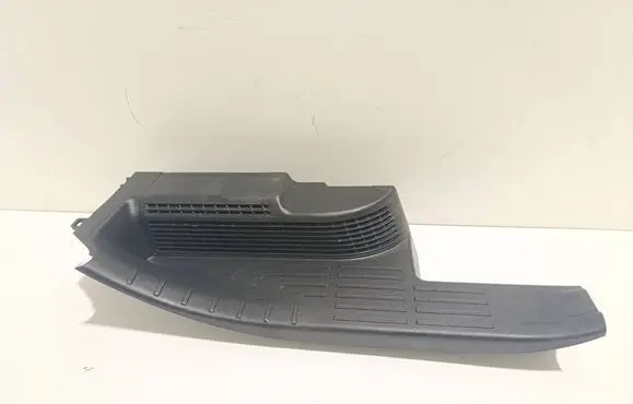 Toyota Highlander XU70 Rear sill trim cover 679170F090