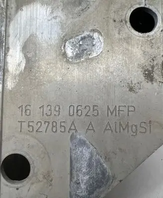 Mercedes-Benz E W213 Front bumper mounting bracket 161390625 T52785A