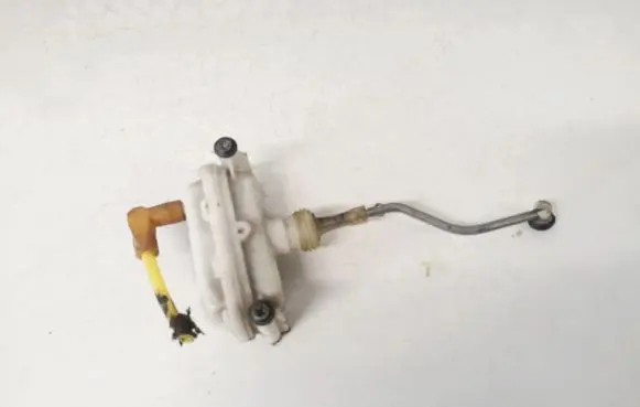Volkswagen PASSAT B4 Central locking vacuum pump 3a0862159