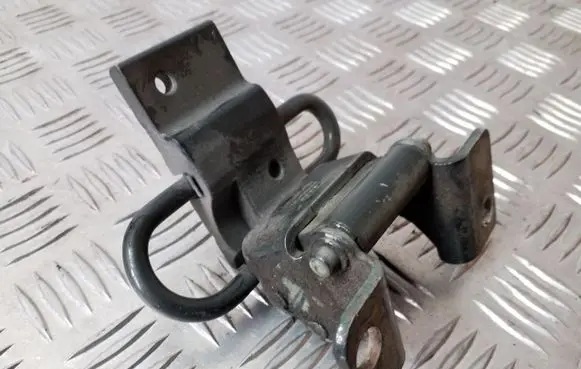 Audi A4 S4 B5 8D Rear door lower hinge 8D0833412C