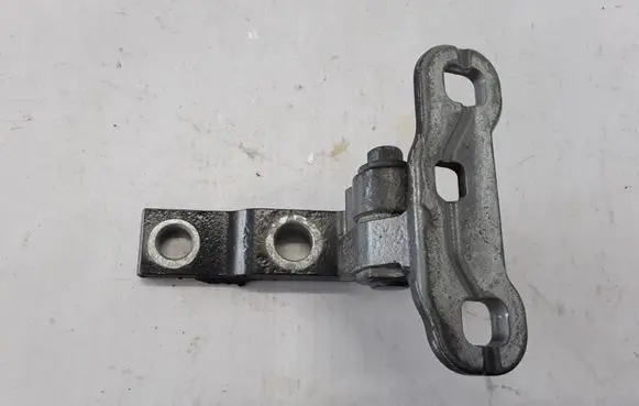 Volvo XC60 Front door upper hinge 31371553