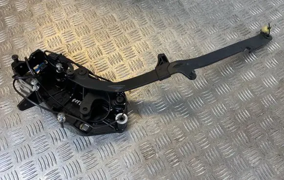 Mercedes-Benz SLK R172 Convertible roof hinge A1727930020