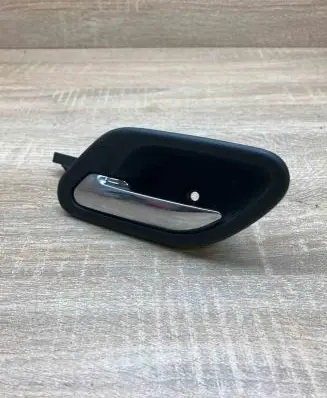 BMW 5 E39 Front door interior handle 8226049