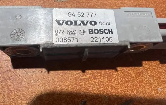 Volvo V70 Airbag deployment crash/impact sensor 9452777 008571 221106