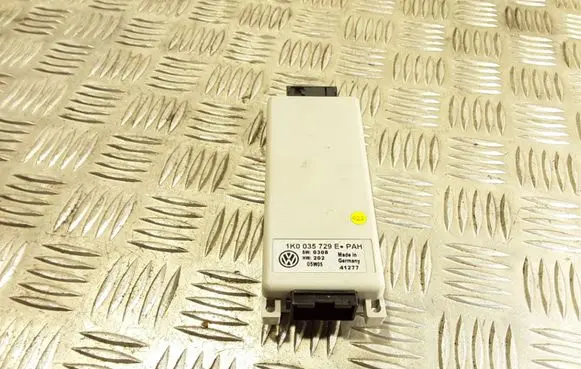 Volkswagen Touran I Phone control unit/module 1K0035729E