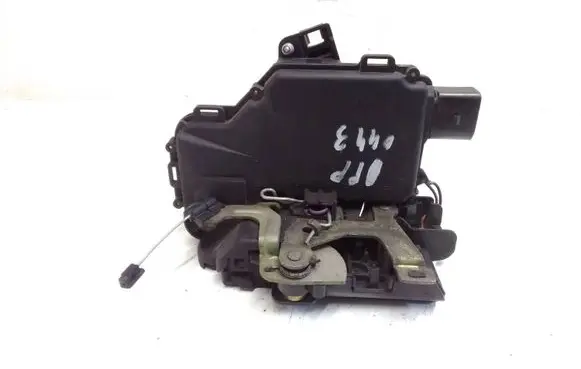 Volkswagen Bora Front door lock 