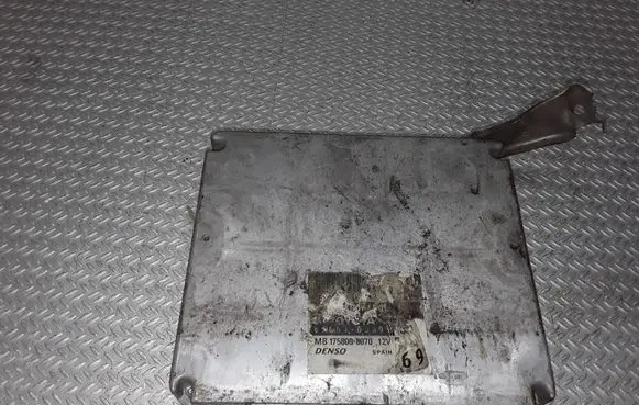 Toyota Avensis T250 Engine control unit/module 1758008070