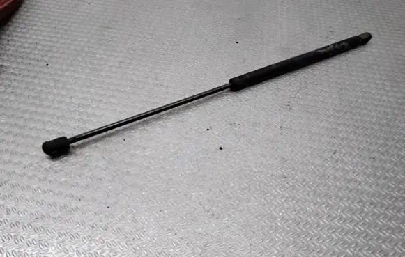 Seat Toledo II (1M) Front bonnet/hood damper/strut 1M0823359A