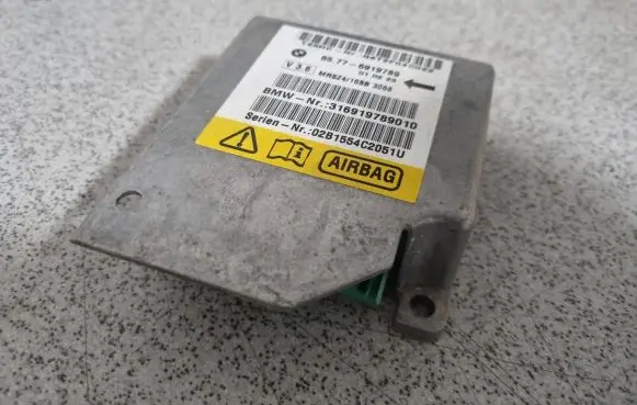 BMW 5 E39 Airbag control unit/module 6919789 316919789010 G8T2F04C022