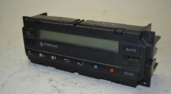 Volkswagen PASSAT B5 Climate control unit 