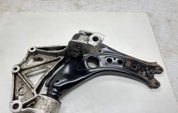 Volkswagen Polo Front lower control arm/wishbone 6Q0199294D