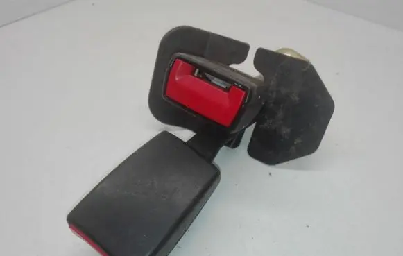 Audi A4 S4 B7 8E 8H Middle seatbelt buckle (rear) 8E085773901C 8E0857797