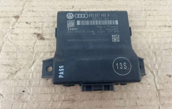 Audi A4 S4 B8 8K Gateway control module 8R0907468A 2840745804300