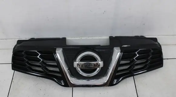 Nissan Qashqai Front bumper upper radiator grill 62310BR00A