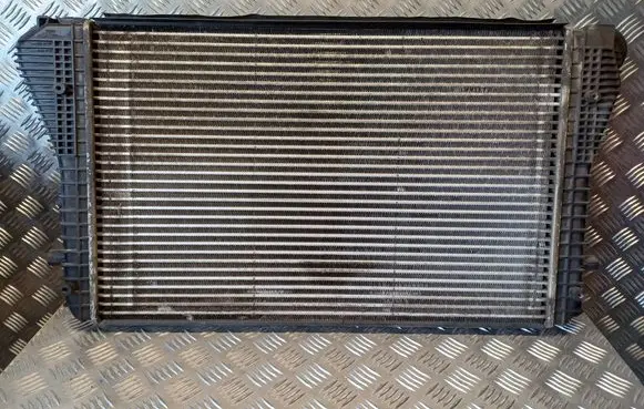 Volkswagen Golf V Intercooler radiator 1K0145927 1K0145928