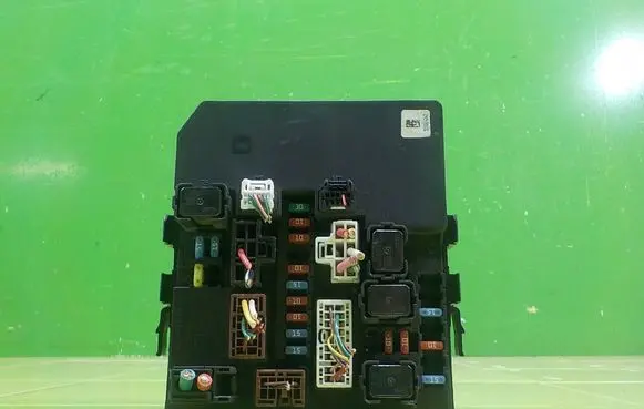 Nissan NV200 Fuse box set 284B73LS1A BEZPIECZNIKOW
