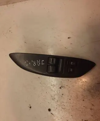 Toyota Yaris Electric window control switch