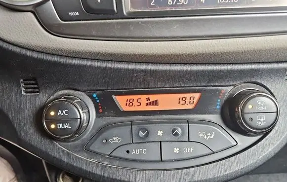 Toyota Yaris Climate control/heater control trim 75F206 IMPRK1603022
