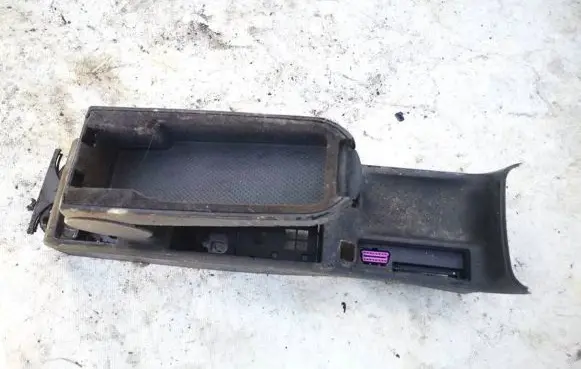 Volkswagen PASSAT B5 Armrest 3b0862533a
