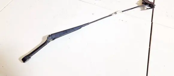 Front wiper blade arm
