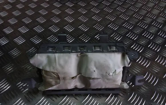 Mitsubishi Pajero Passenger airbag MR402459