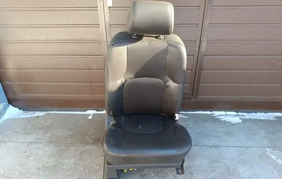 Nissan Navara D40 Front driver seat 