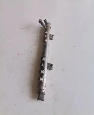 Volvo XC60 Fuel main line pipe