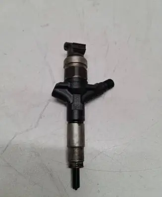 Subaru Outback Fuel injector 16613AA030 02N00653 DENDO0250