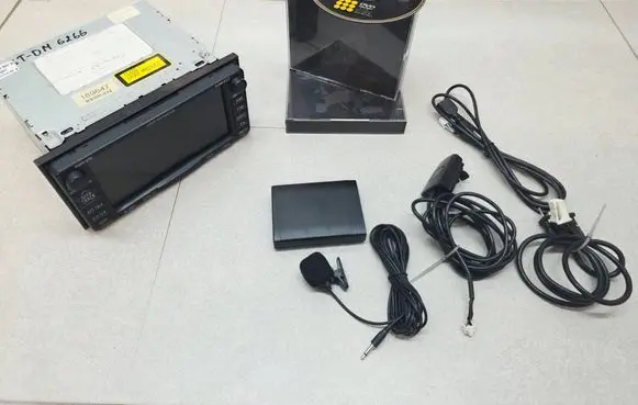 Toyota Avensis T250 Radio/CD/DVD/GPS head unit 8611360V560