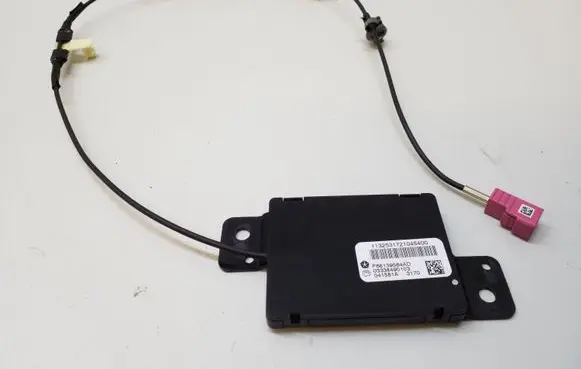 Chrysler 300C Keyless (KESSY) go control unit/module P68139564AD
