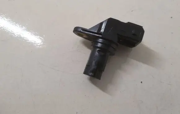Opel Vivaro Camshaft position sensor 8200370572