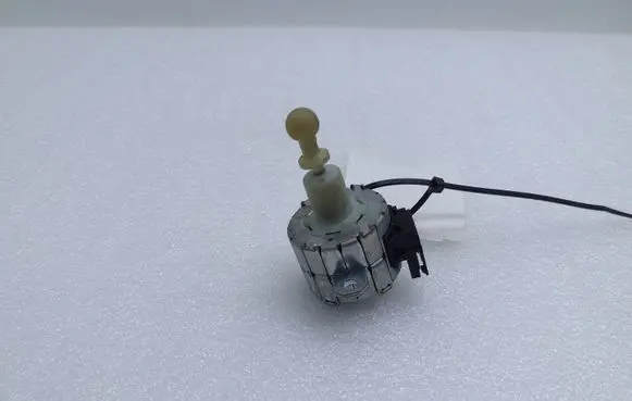 Headlight level adjustment motor