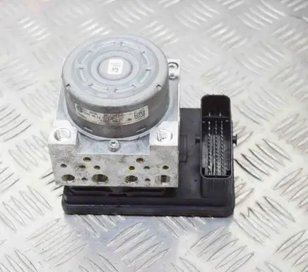BMW 2 F46 ABS Pump 7915656 28516532083