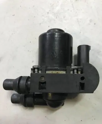 BMW 1 F20 F21 Coolant heater control valve 8514557 1147412212