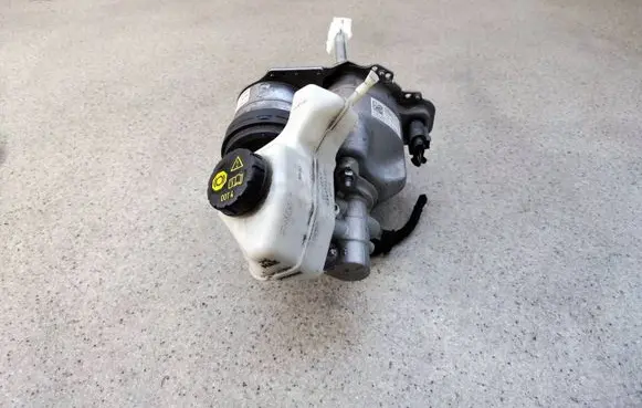 Skoda Superb B8 (3V) Master brake cylinder 3Q1614105ALAOP1509 3Q1614105AL