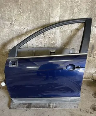Chevrolet Captiva Front door