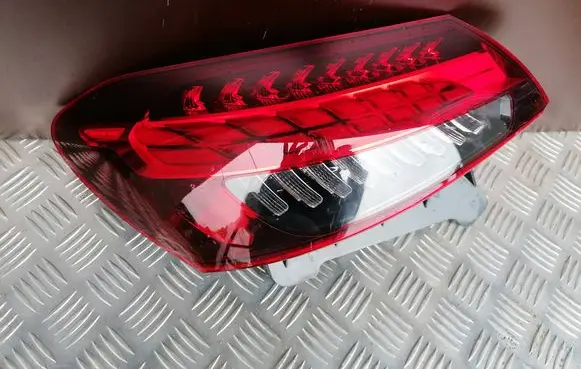 Mercedes-Benz E W212 Rear/tail lights RI002043010501