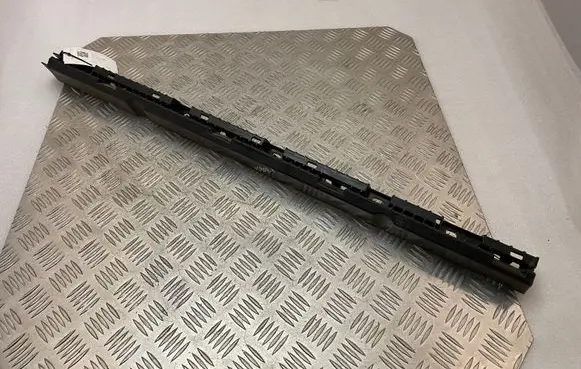 Volvo XC90 Sill supporting ledge 32216524