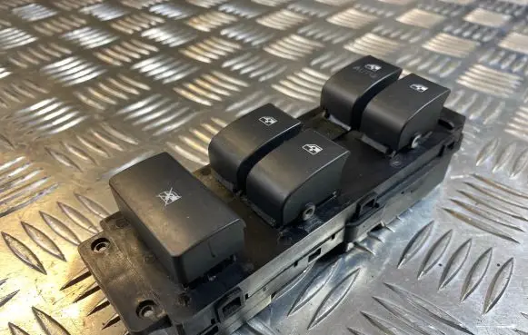 Opel Antara Electric window control switch 202006613
