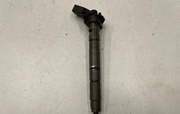 Audi A6 S6 C6 4F Fuel injector 059130277AC 051127 0445115039