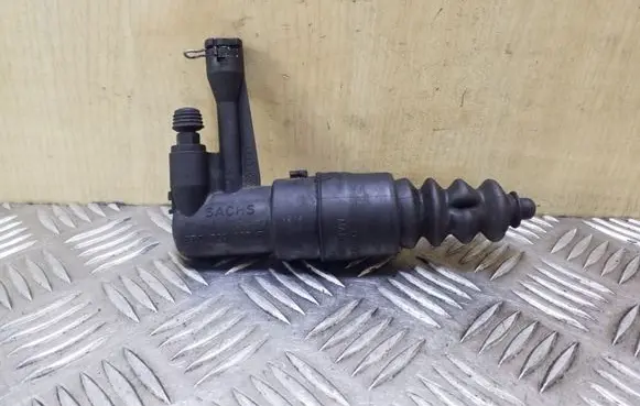 Audi A4 S4 B6 8E 8H Clutch master cylinder 8E0721257B
