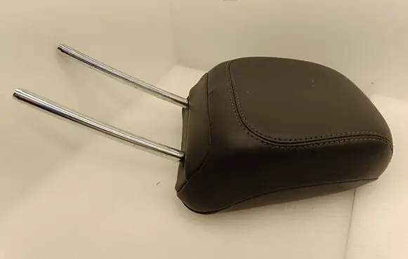 Chrysler Pacifica Front seat headrest 