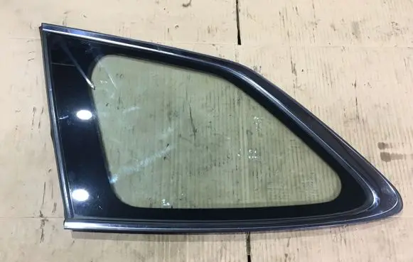Subaru Outback Rear side window