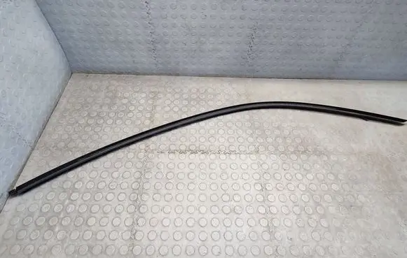 Roof trim bar molding cover