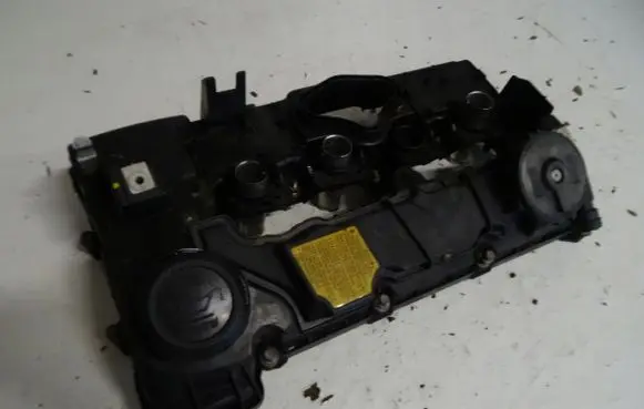 BMW 1 E81 E87 Rocker cam cover 