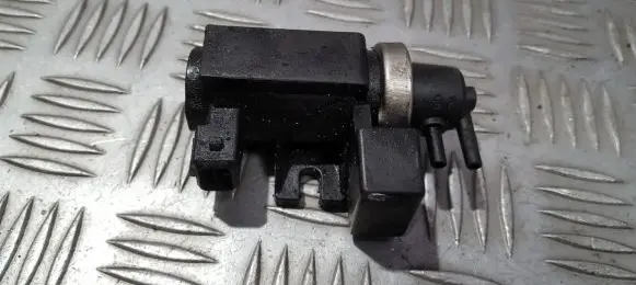 BMW 5 E39 Turbo solenoid valve 72279600 7.22796.00