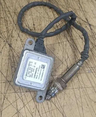 Mercedes-Benz ML W166 Lambda probe sensor A0009051512